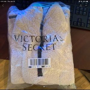 Pink brand new Sherpa 1/4 zip size large